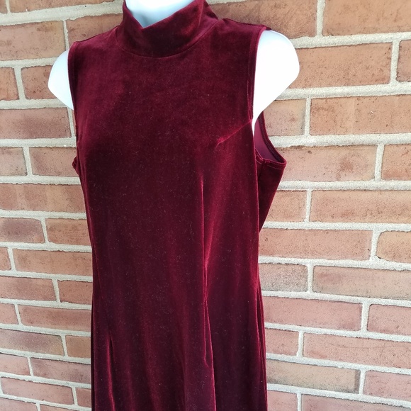 Maroon Velvet Dress - Picture 2 of 7